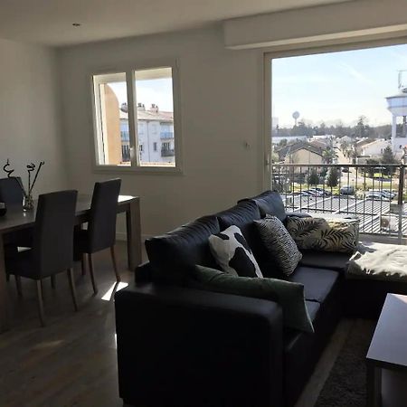 Superbe Appartement Proche Bordeaux Pied Du Tram Lormont Exterior foto